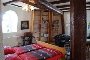 2 Schlafzimmer, Reisekinderbett, Bettwäsche