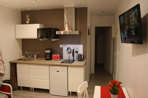 Micro-ondes, cafetière/bouilloire