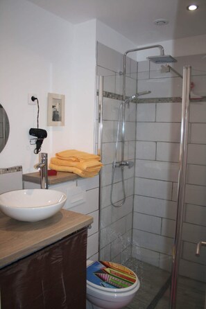 Hair dryer, towels - Gîte Côte Fleurie Lisieux center with parking (Lisieux)