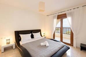 3 bedrooms, iron/ironing board, travel crib, WiFi