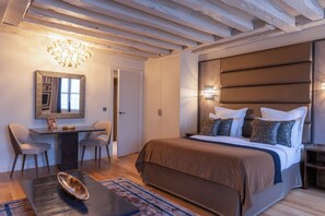 1 Schlafzimmer, Zimmersafe, Schreibtisch, schallisolierte Zimmer