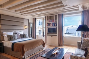1 bedroom, in-room safe, desk, soundproofing