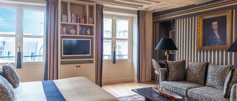 1 bedroom, in-room safe, desk, soundproofing