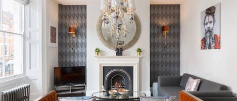 TV, fireplace, offices