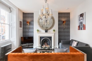 TV, fireplace, offices