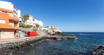 Home2Book Charming Sea Front House