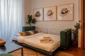 2 slaapkamers, een strijkplank/strijkijzer, gratis wifi, beddengoed