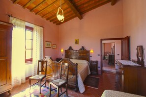 4 Schlafzimmer, Bügeleisen/Bügelbrett, kostenloses WLAN, Bettwäsche