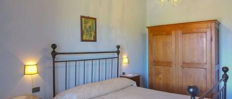 4 habitaciones, tabla de planchar con plancha y wifi gratis