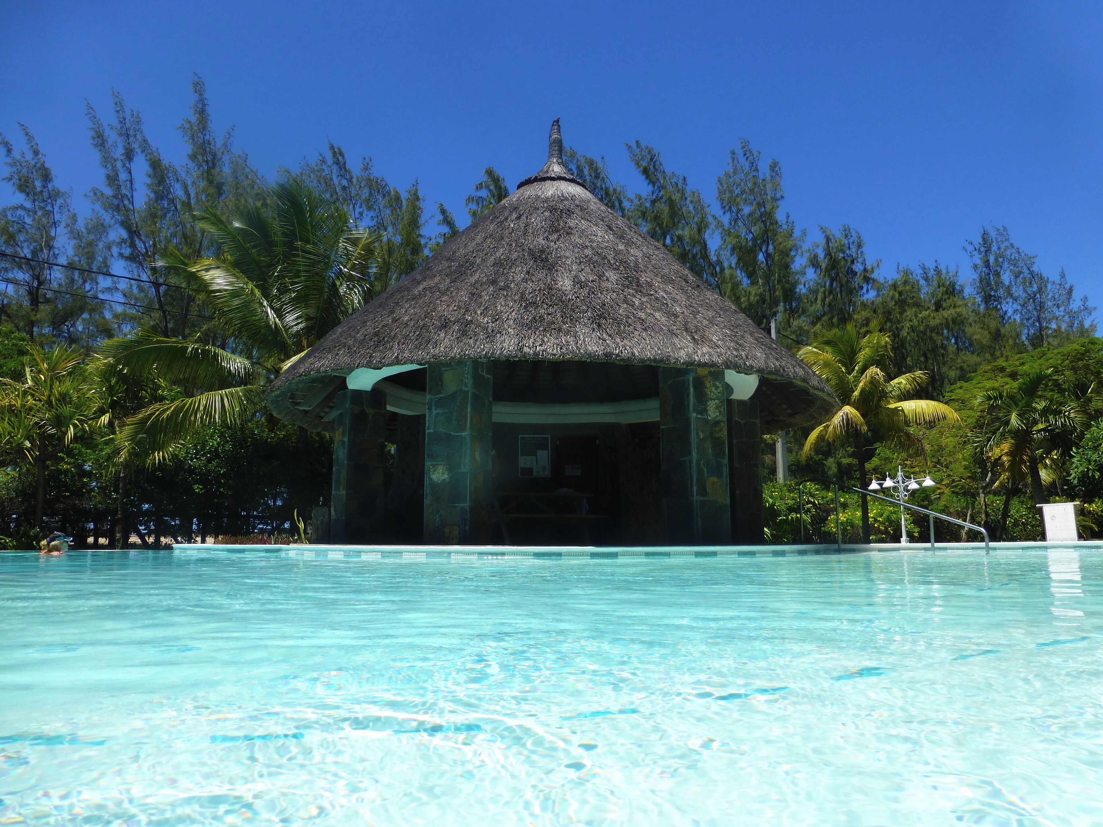 حمّام سباحة خارجي