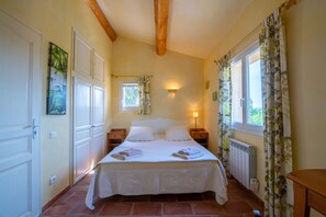 4 bedrooms, in-room safe, iron/ironing board, travel cot