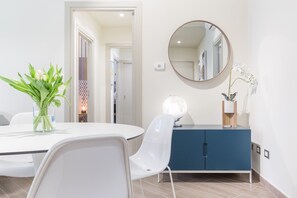 Dining - Al Qasr- Design and Luxury Apartment- 50 meters from Pretoria Square (Palermo)