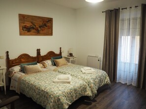 3 bedrooms, iron/ironing board, travel cot, free WiFi
