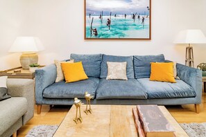Flat-screen TV - Deluxe Apartment Juan Bravo Suites I (Madrid)
