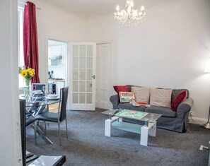 TV - Glebe Street Apartment (Fife)