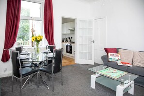 TV - Glebe Street Apartment (Fife)