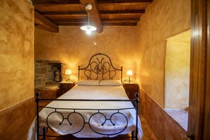7 bedrooms, iron/ironing board, free WiFi, bed sheets - Beautiful private villa for 16 people with private pool, WIFI and TV (Arezzo)