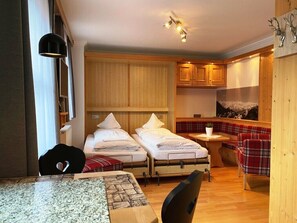 1 bedroom, internet, bed sheets - 06 Apartment with balcony and panoramic view (Reit im Winkl)