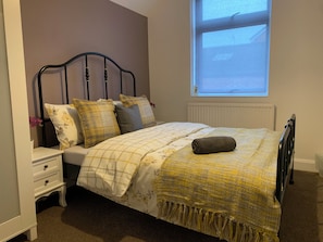 4 bedrooms, free internet