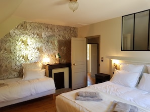 1 chambre, fer et planche à repasser, Wi-Fi, draps fournis