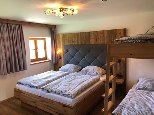 Vierbettzimmer - Berggasthof Obere Firstalm