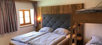 Quadruple Room - Berggasthof Obere Firstalm