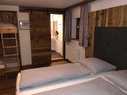 Quadruple Room - Berggasthof Obere Firstalm
