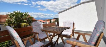 Apartment Vera with balcony