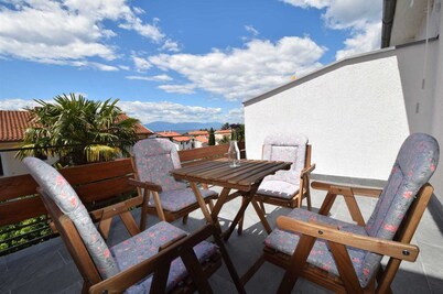 Apartment Vera with balcony