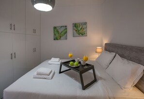 3 bedrooms, laptop workspace, iron/ironing board, travel crib