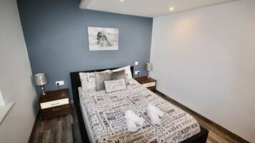 2 bedrooms, iron/ironing board, travel cot, WiFi