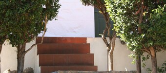 AYAMA Rock House - Beautiful, Cozy Home