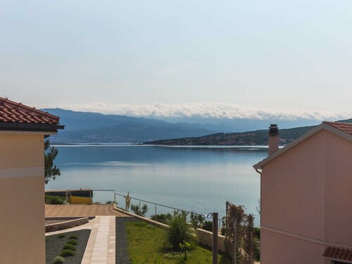 Apartment Josip 2 with Seaview