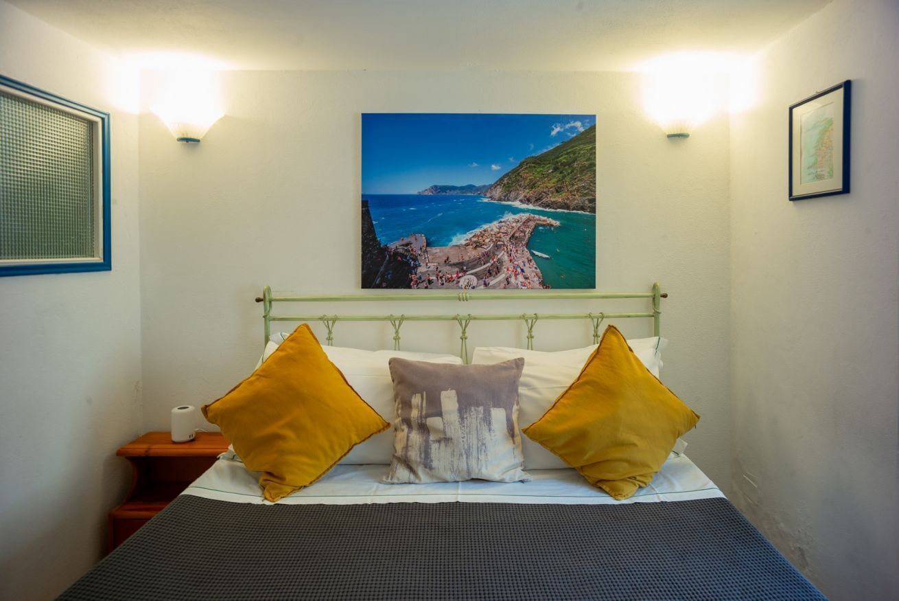 2 bedrooms, iron/ironing board, travel crib, free WiFi