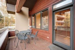 Outdoor dining - TL2208 | Elegant and Accommodating | Bring the Whole Family | Winter Shuttle (Steamboat Springs)