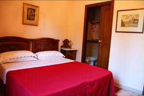 5 bedrooms, free WiFi, bed sheets
