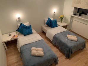 3 bedrooms, iron/ironing board, free WiFi, bed sheets - Ilmarine Apartment in city center (Tallinn)