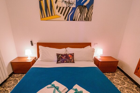 3 bedrooms, travel crib, free WiFi, bed sheets