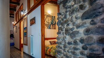 3 bedrooms, travel crib, free WiFi, bed sheets