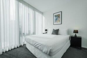 3 bedrooms - StayCentral - Cityviews on City Rd (Southbank) - City Road, Southbank - 3 Bedrooms, 4 Beds, 2 Bathrooms, 1 secure undercover parking spot. (Southbank)