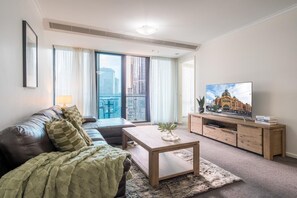 Smart TV, Netflix, streaming services