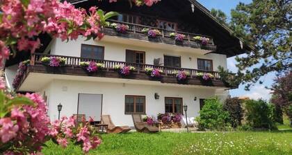 5-Sterne-Barrierefreie Ferienwohnung im EG für 1-5 Personen, Terrasse, 100 qm