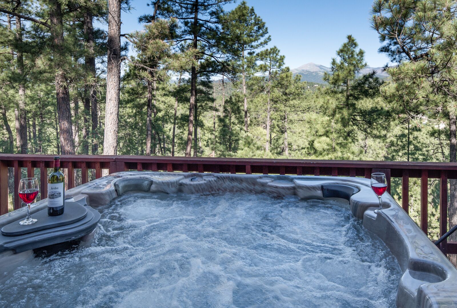 Sierra's Grace | Hot Tub, Gas Grill, Shuffleboard!