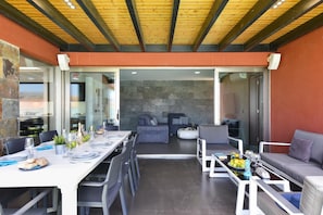 Outdoor dining - Par 4 Rental 20 Salobre by VillaGranCanaria (San Bartolomé de Tirajana)