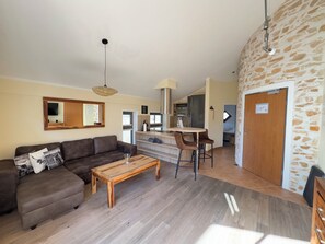 Flat-screen TV, DVD player