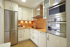 Frigorifero, microonde, forno, lavastoviglie