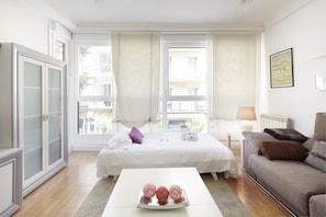 1 chambre, fer et planche Ă repasser, Wi-Fi gratuit, draps fournis