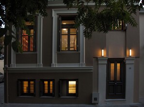 Exterior detail - Tripodon Plaka | In the shade of Acropolis (Αθήνα)