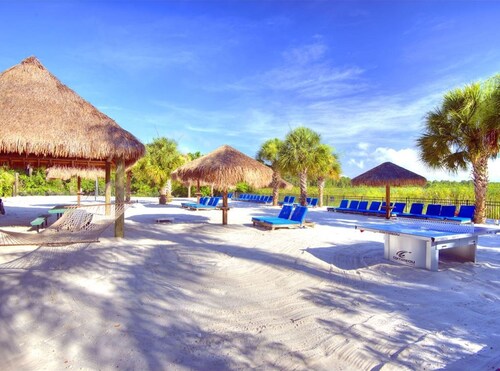 Modern style Ground Floor 3 Bedroom Condo at  Bahama Bay Resort