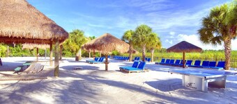 Modern style Ground Floor 3 Bedroom Condo at Bahama Bay Resort